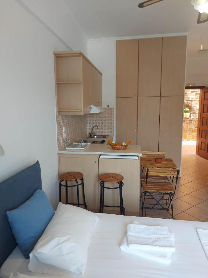 Anarrousa Studios & Apartments Eudilos Buitenkant foto